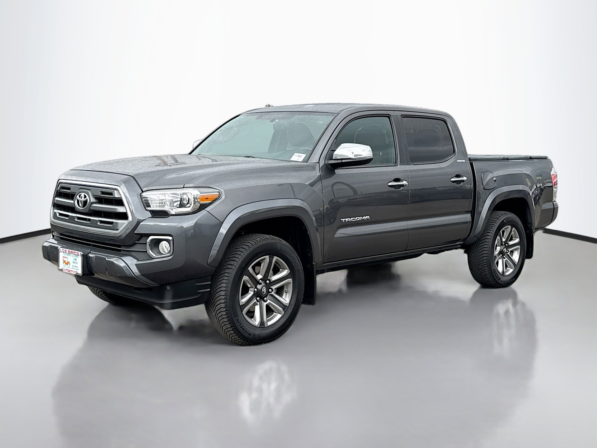 2017 Toyota Tacoma Limited V6 photo 2