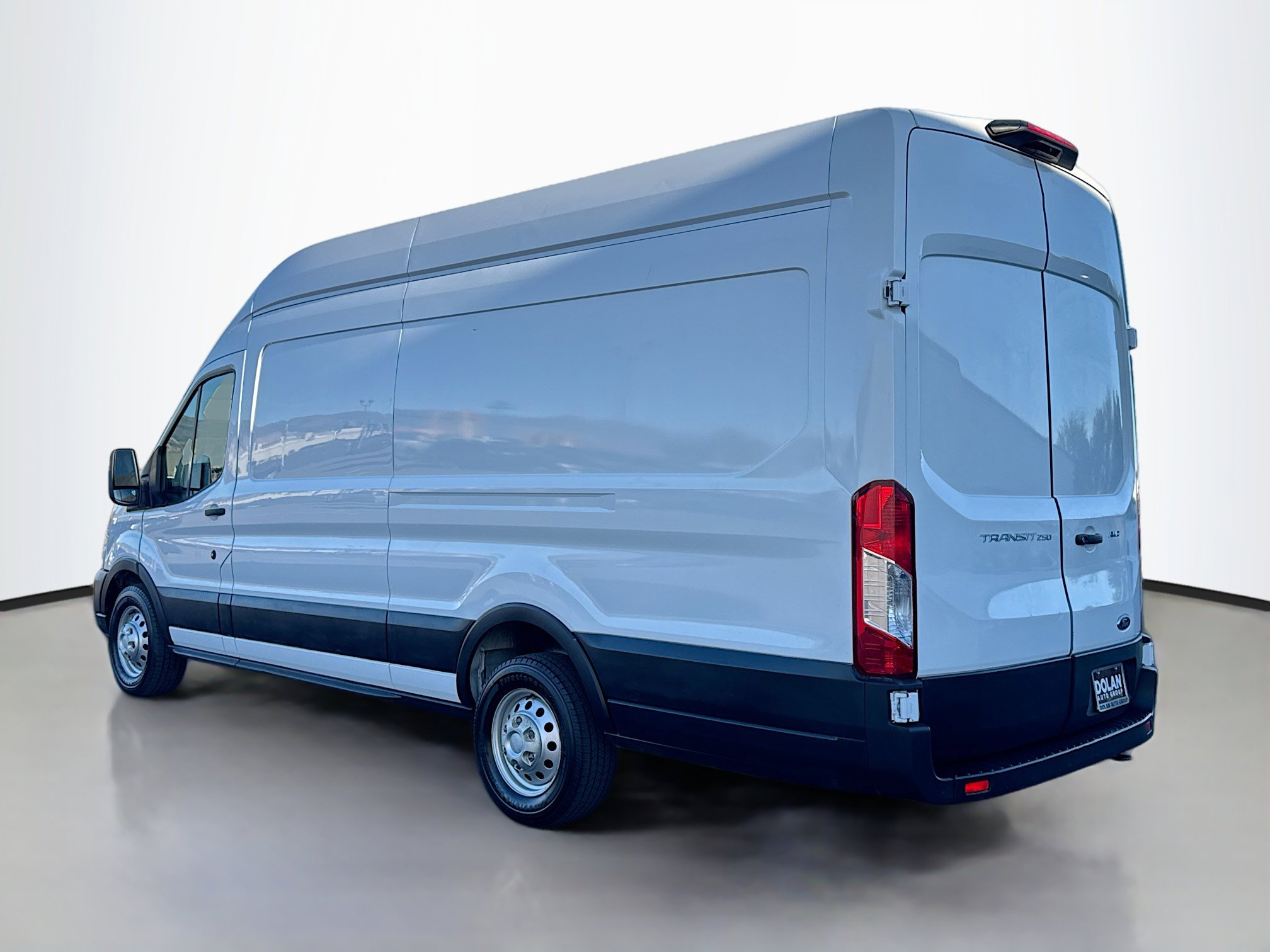 2023 Ford Transit photo 3