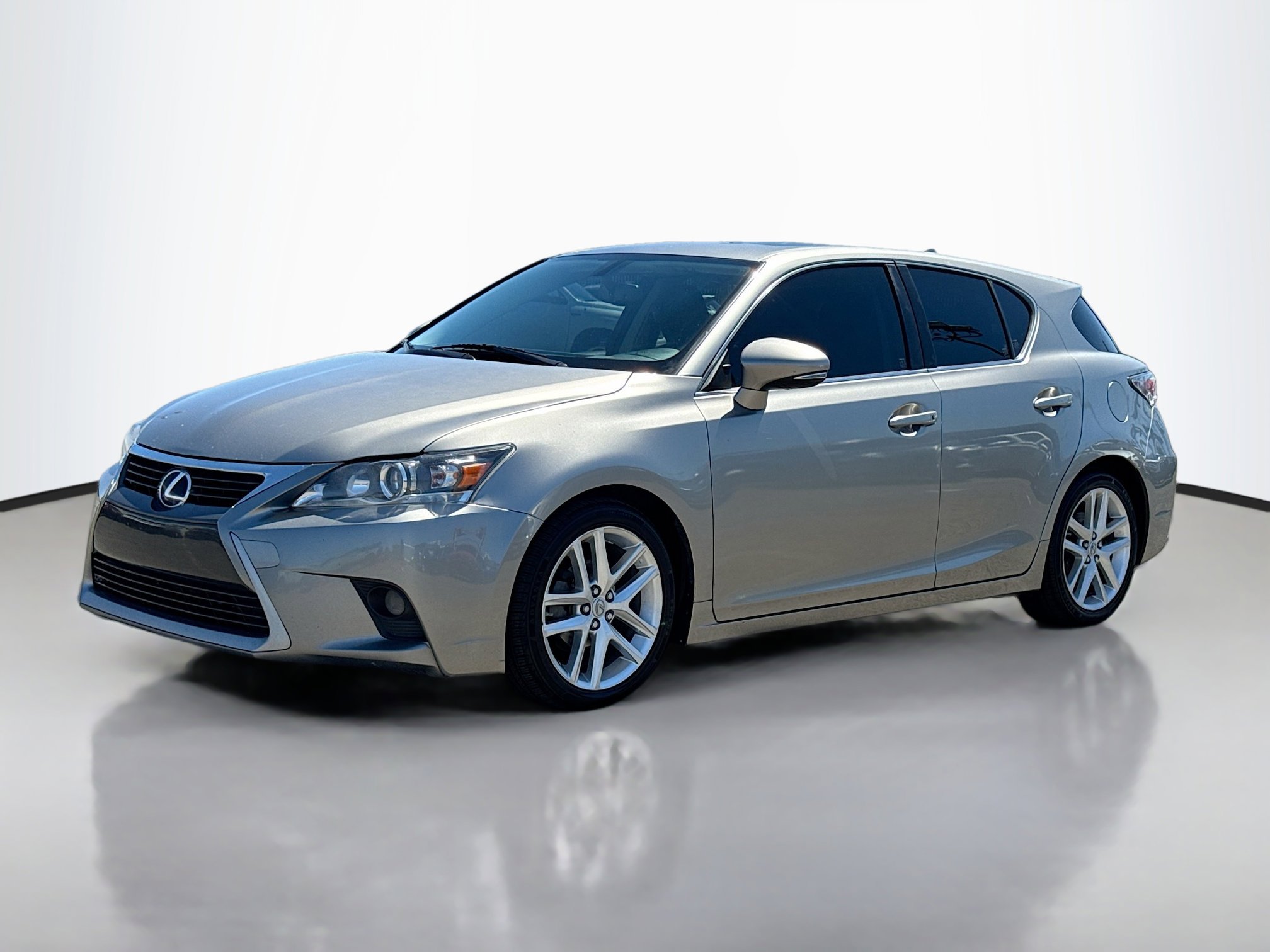 2017 Lexus CT 200h photo 2