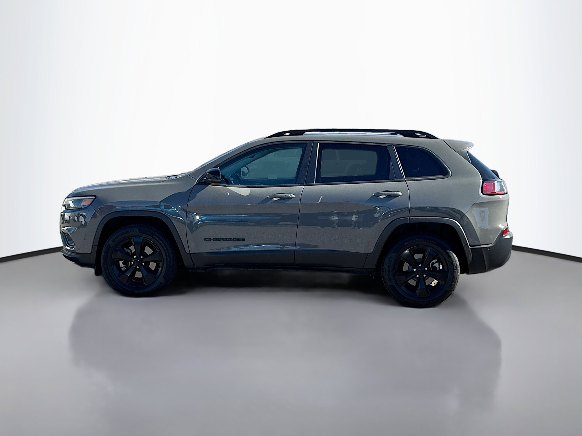 2023 Jeep Cherokee Altitude Lux photo 2