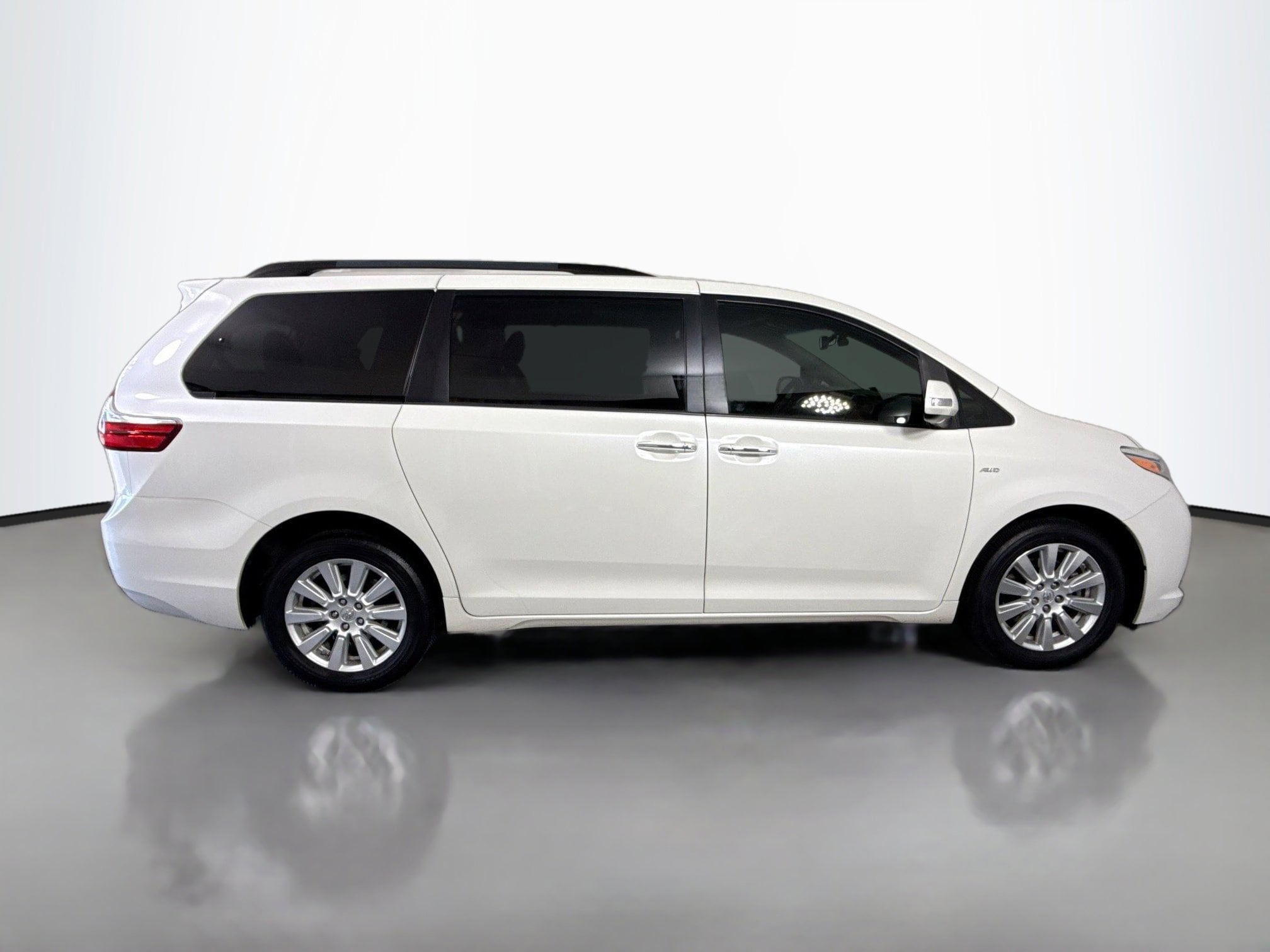 2017 Toyota Sienna Limited - Photo 20
