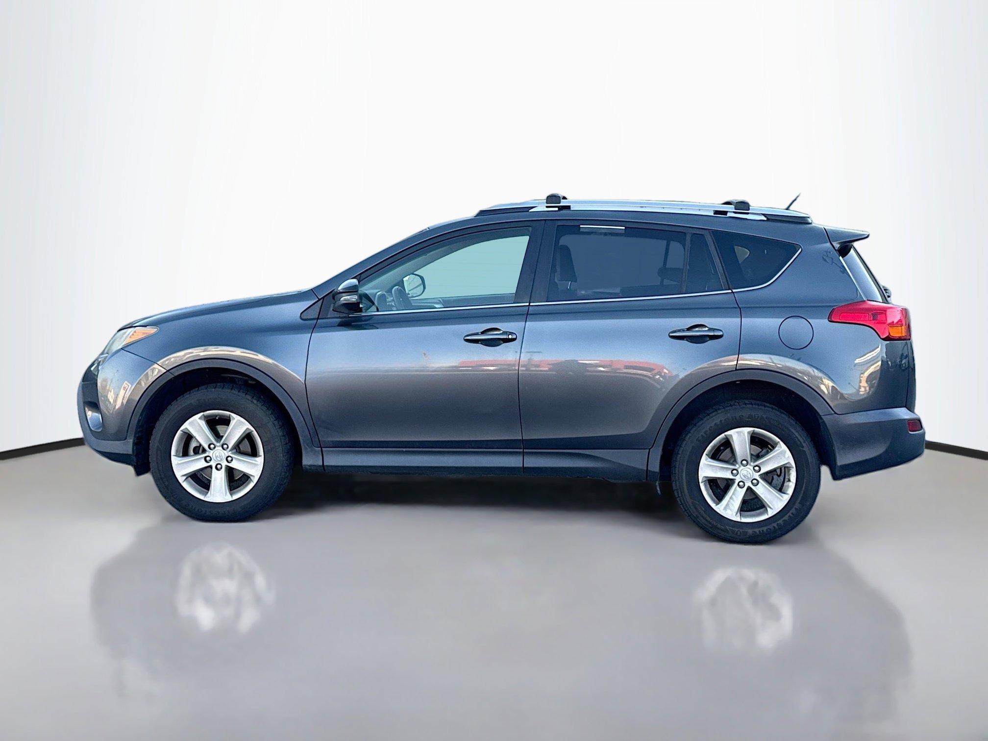 2014 Toyota RAV4 XLE photo 3