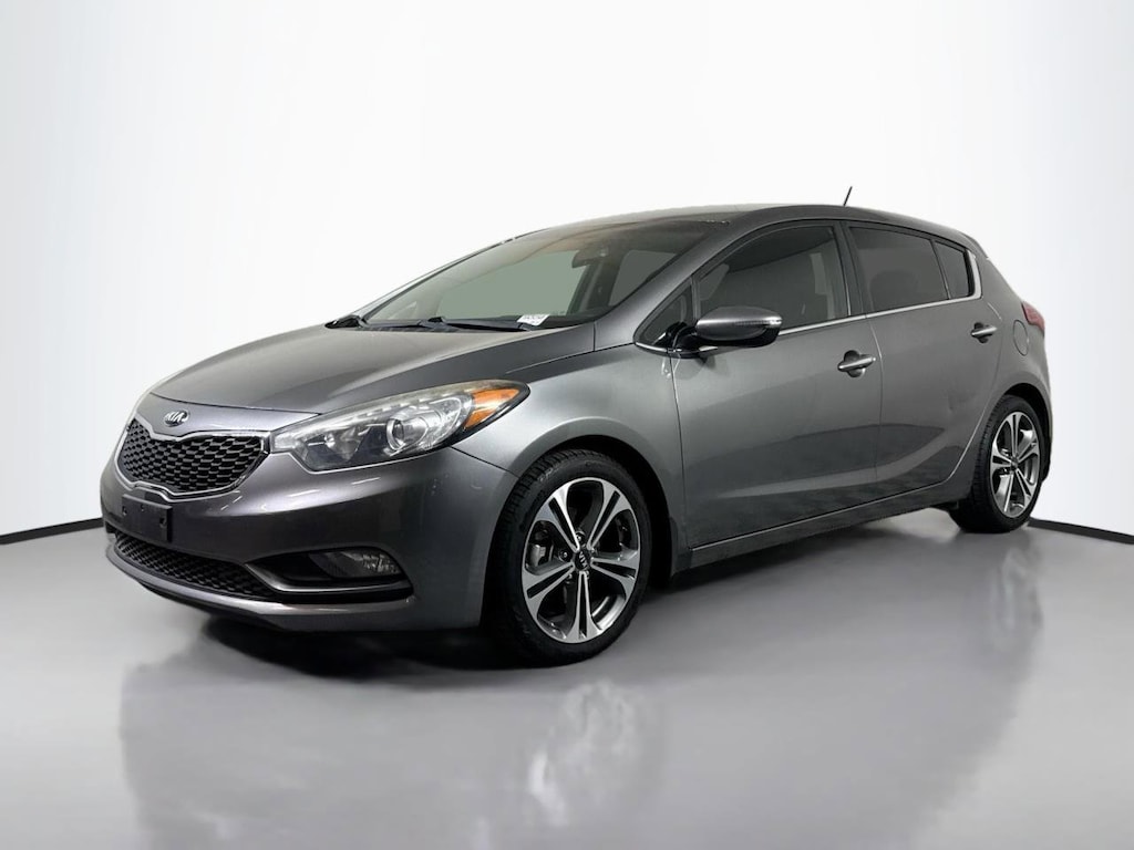 Used 2016 Kia Forte EX FWD Hatchback
