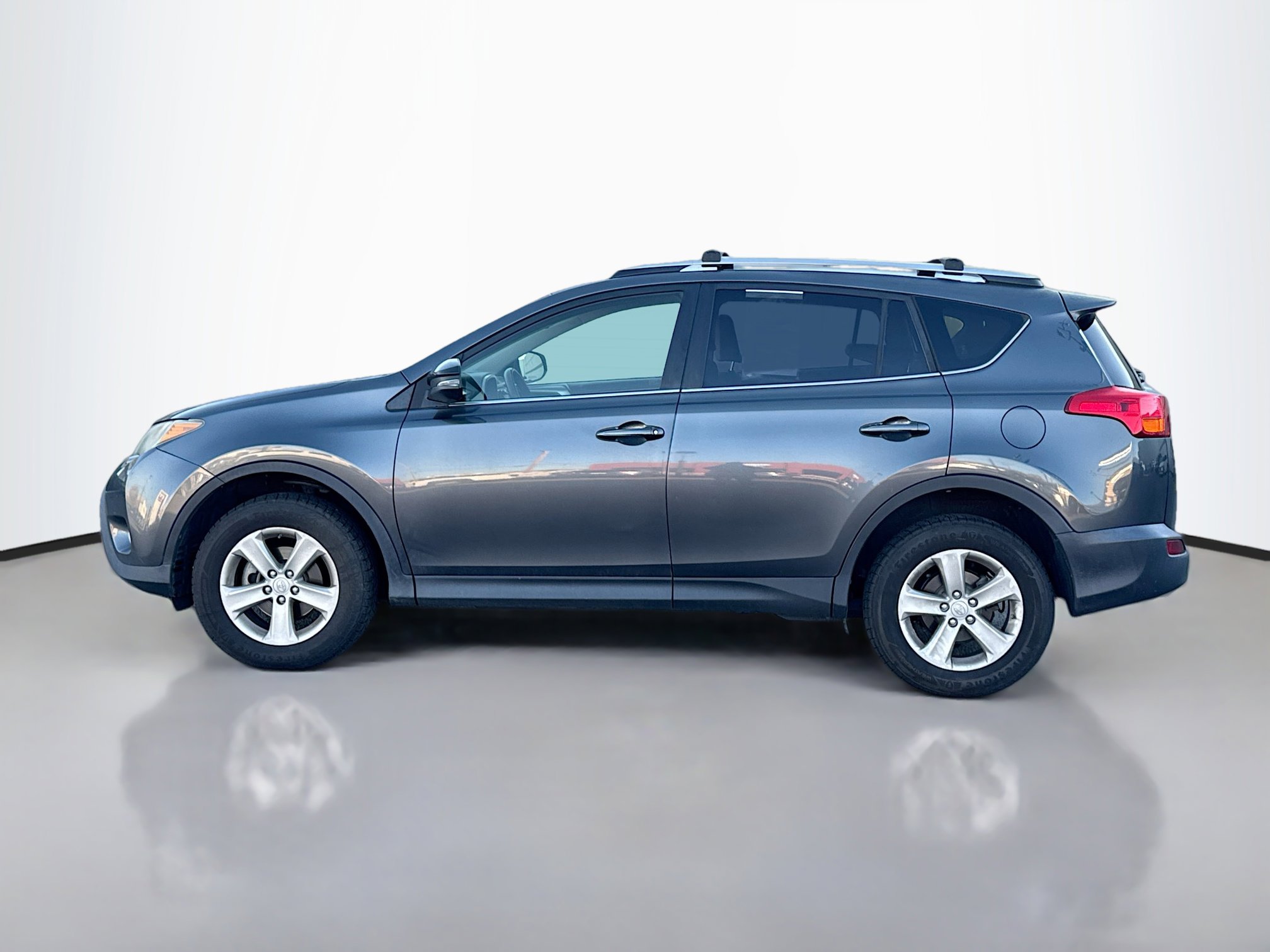 2014 Toyota RAV4 XLE photo 3