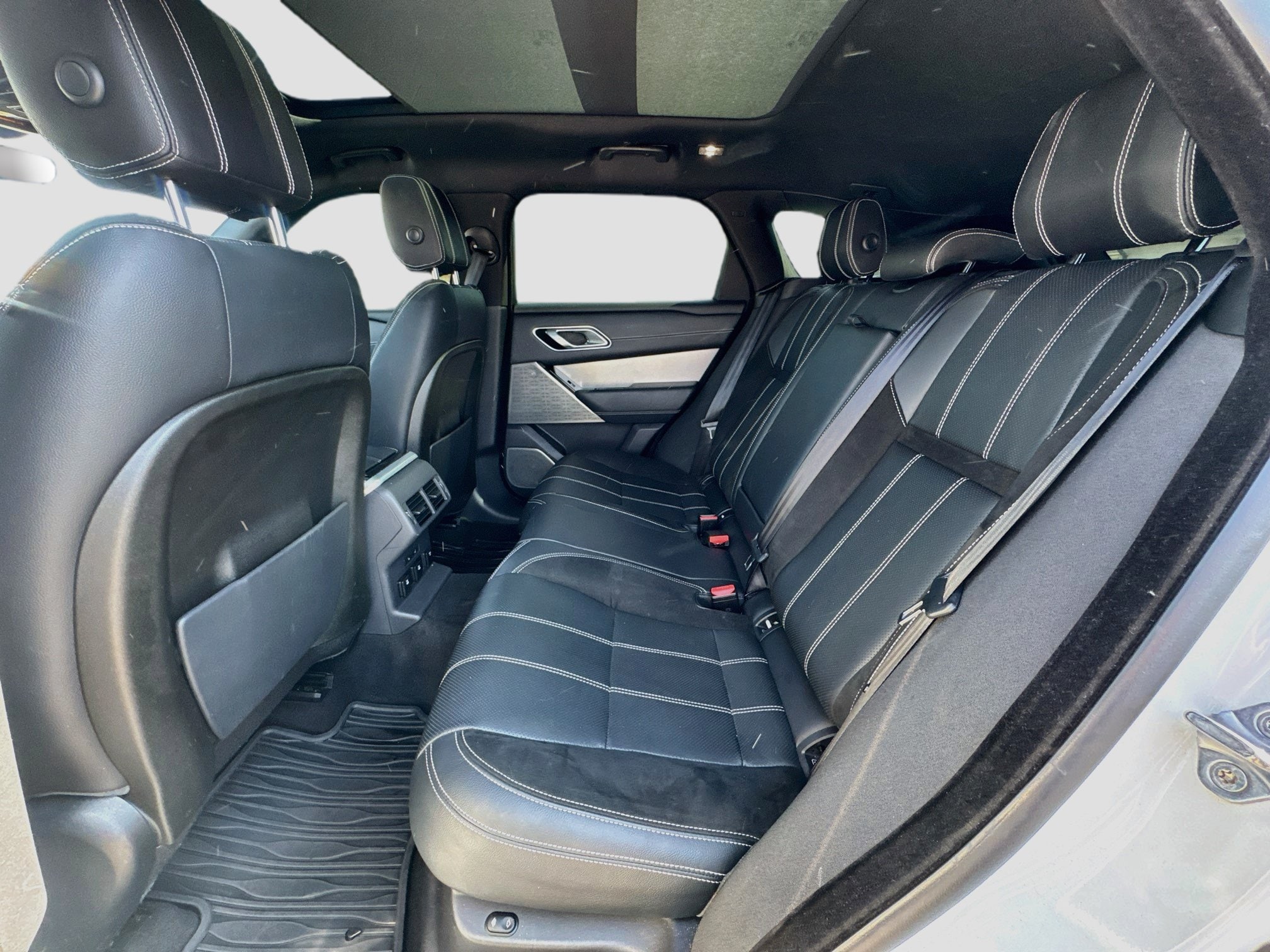 2018 Land Rover Range Rover Velar SE - Photo 10