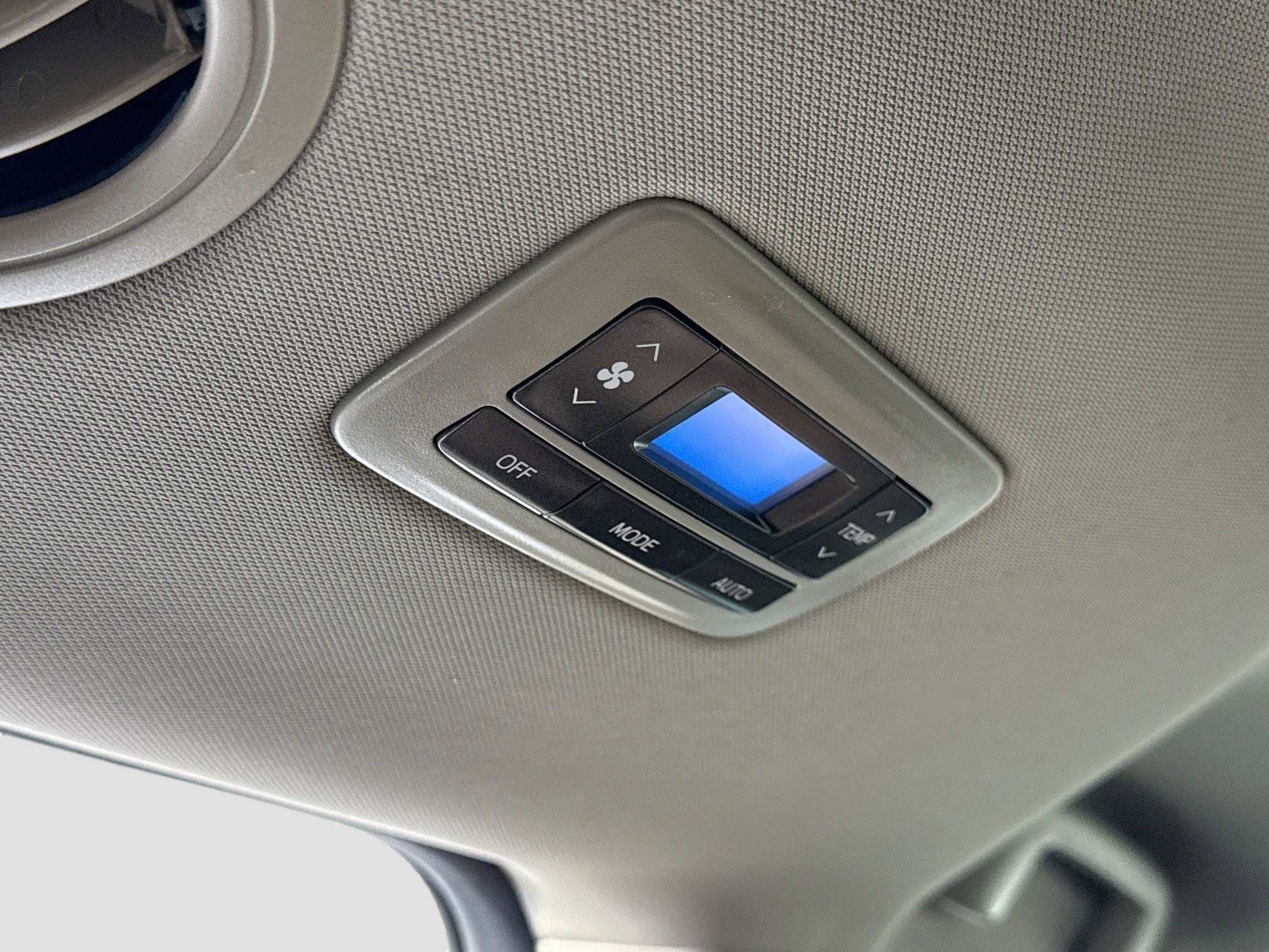 2017 Toyota Sienna Limited - Photo 24