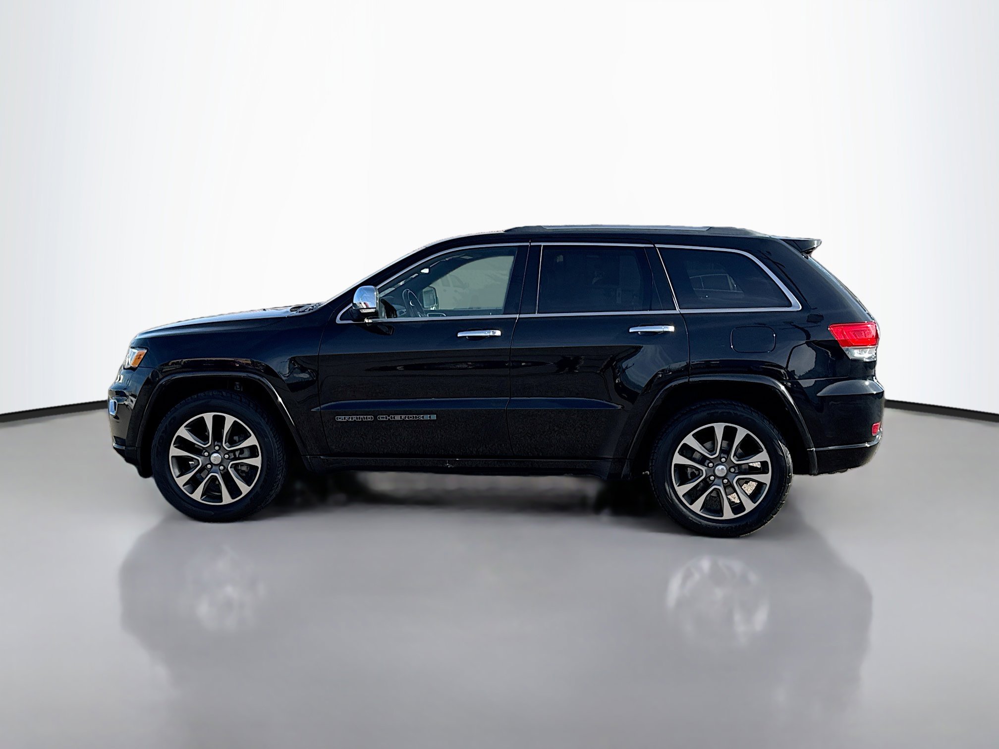 2018 Jeep Grand Cherokee Overland - Photo 2