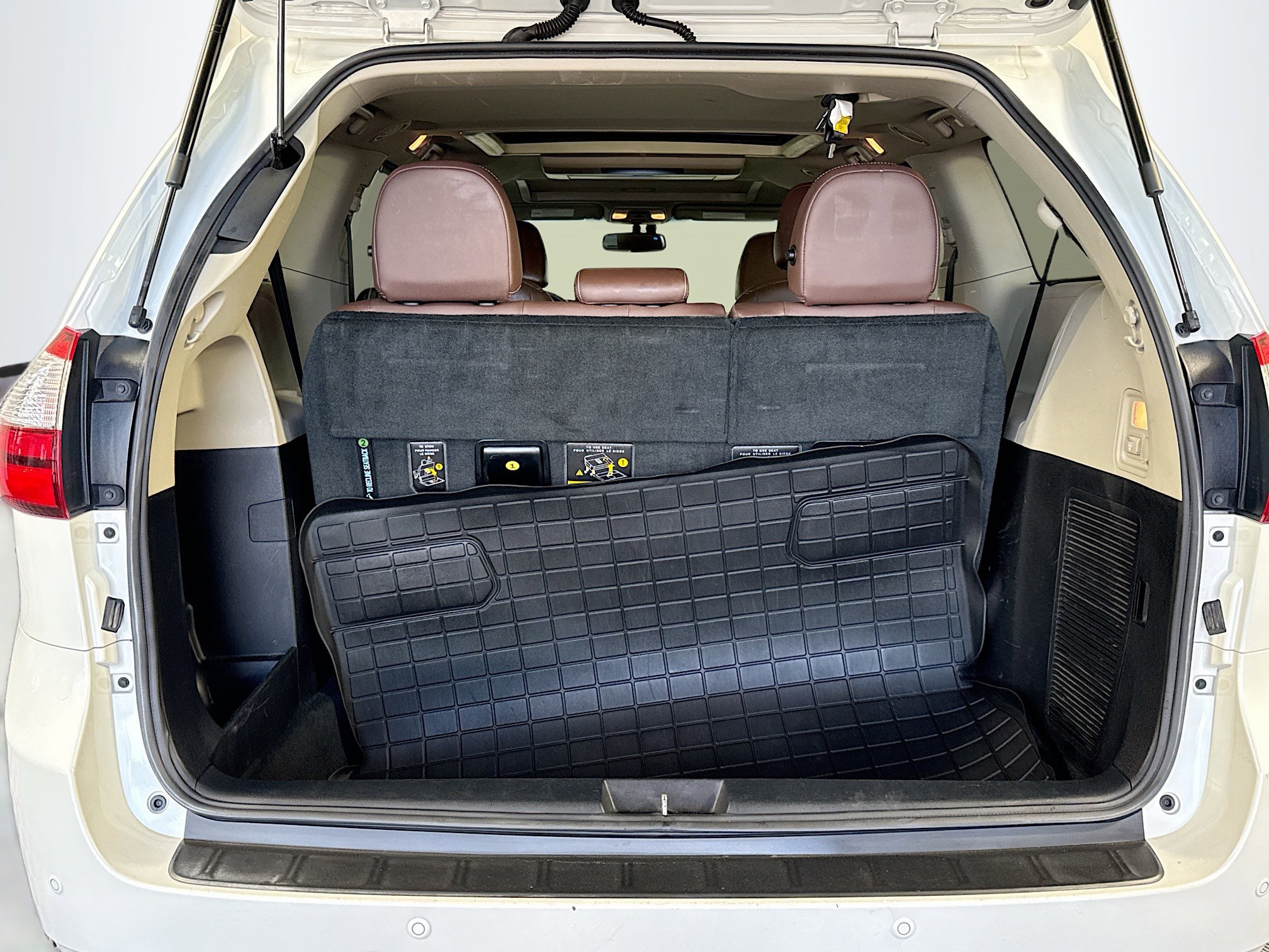 2017 Toyota Sienna Limited - Photo 26