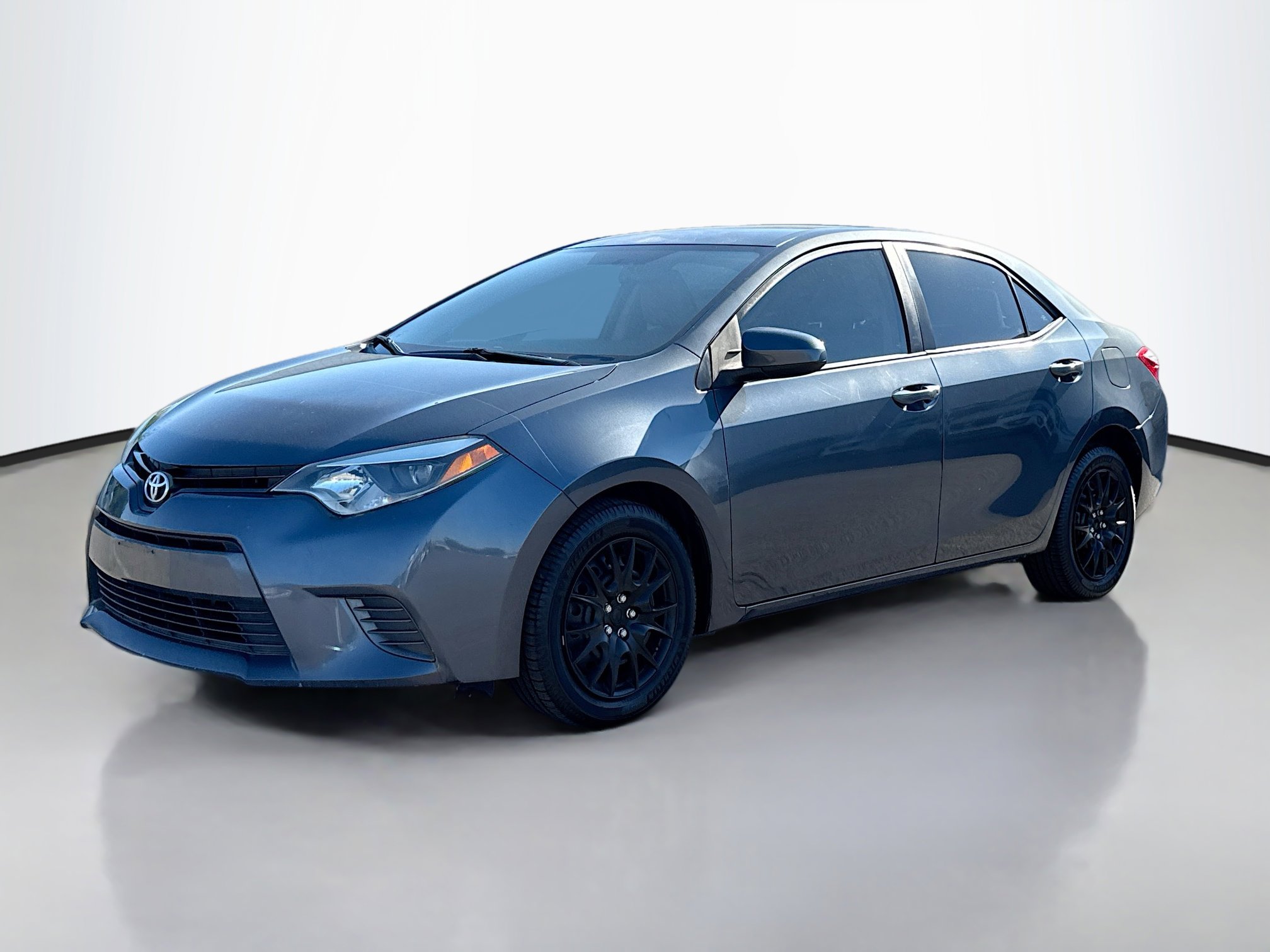 2015 Toyota Corolla LE photo 2