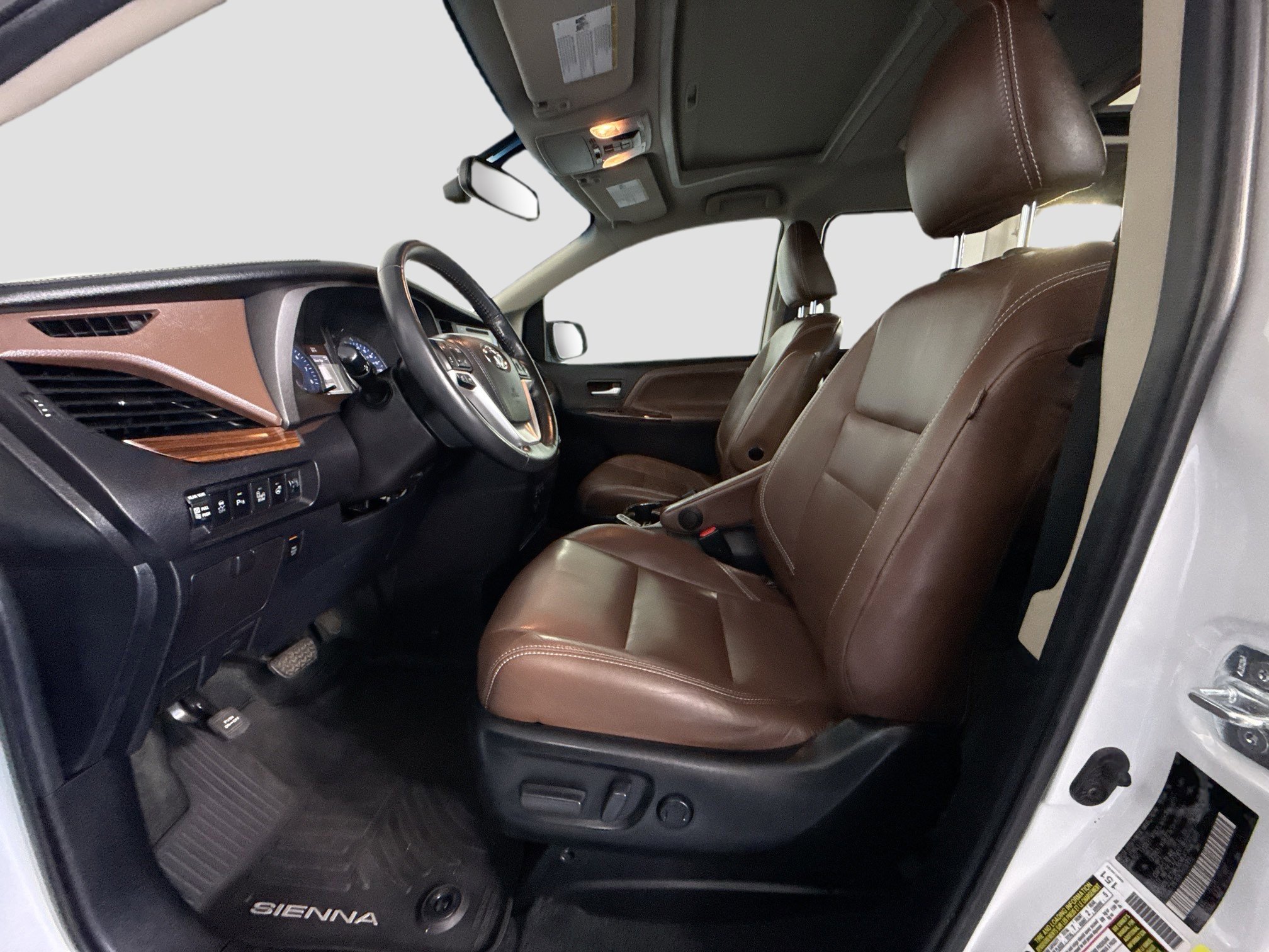 2017 Toyota Sienna Limited - Photo 5
