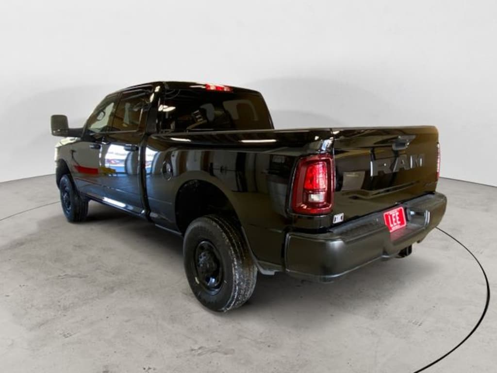 New 2026 Ram 2500 TRADESMAN CREW CAB 4X4 6'4 BOX Pickup