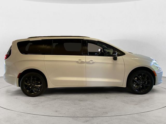 2026 Chrysler Pacifica Limited - Photo 7