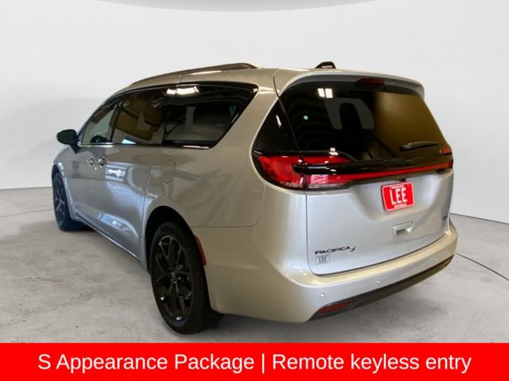 New 2026 Chrysler Pacifica SELECT AWD Passenger Van