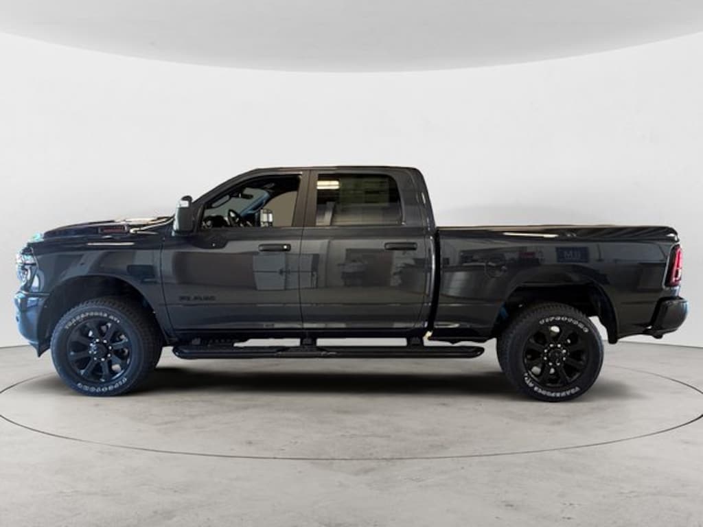 New 2026 Ram 2500 BIG HORN CREW CAB 4X4 6'4 BOX Pickup