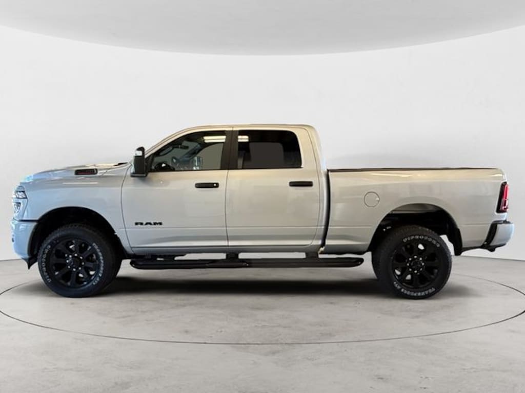 New 2026 Ram 2500 BIG HORN CREW CAB 4X4 6'4 BOX Pickup