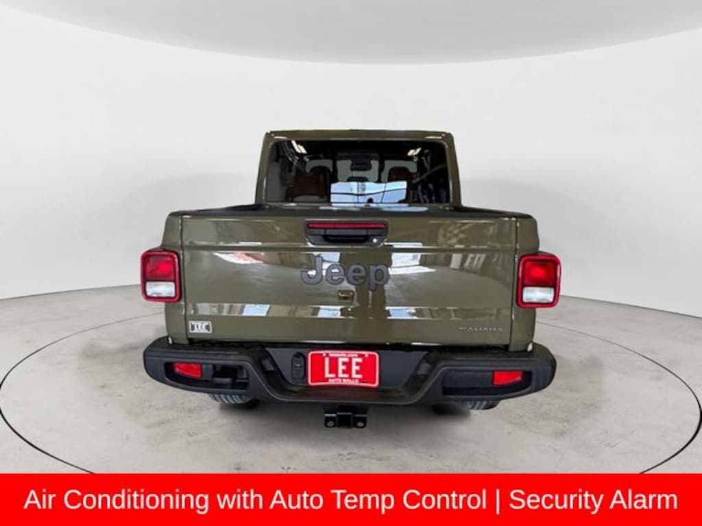 New 2026 Jeep Gladiator SAHARA 4X4 Pickup