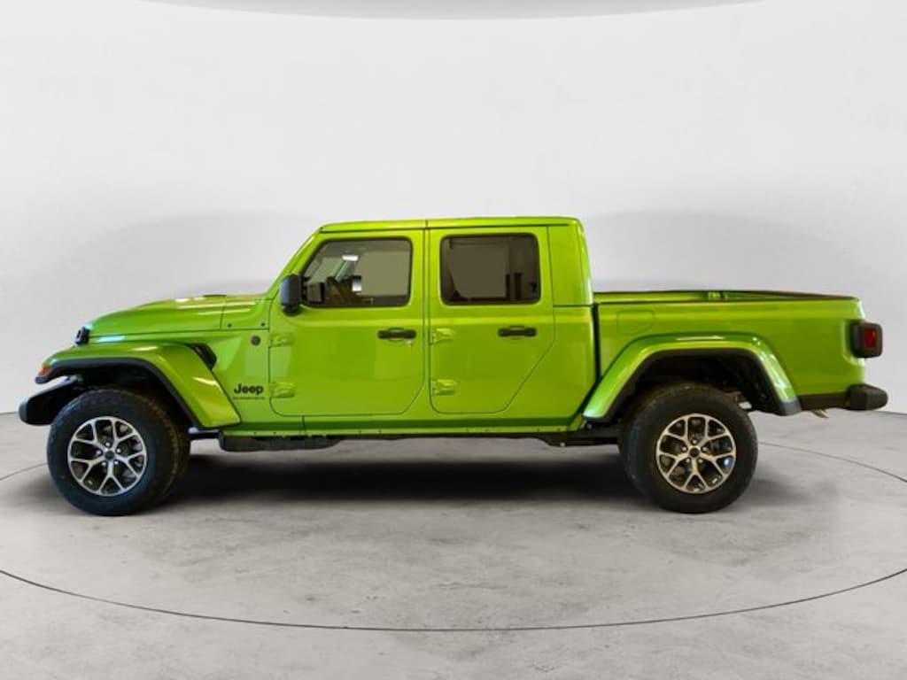 New 2026 Jeep Gladiator SPORT S 4X4 Pickup