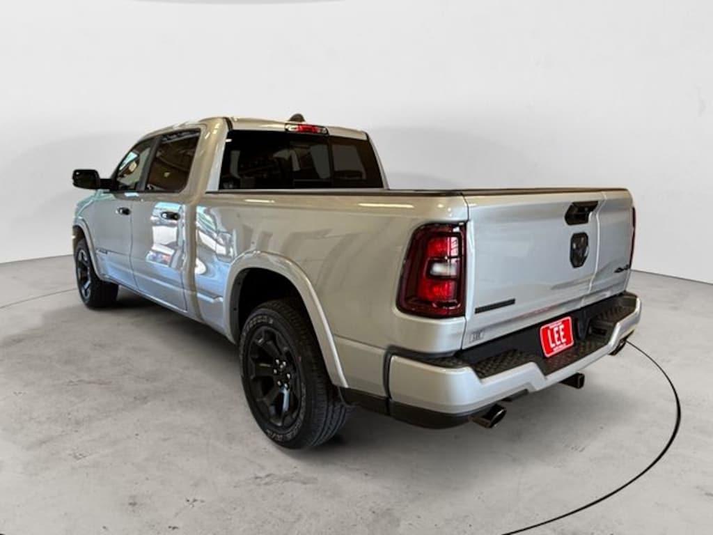 New 2026 Ram 1500 BIG HORN CREW CAB 4X4 6'4 BOX Pickup