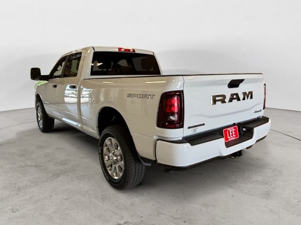 New 2026 Ram 2500 BIG HORN CREW CAB 4X4 6'4 BOX Pickup
