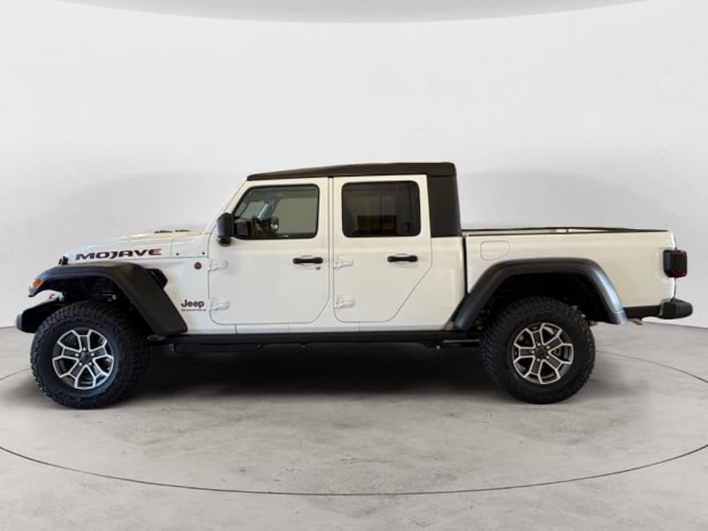 New 2026 Jeep Gladiator MOJAVE 4X4 Pickup