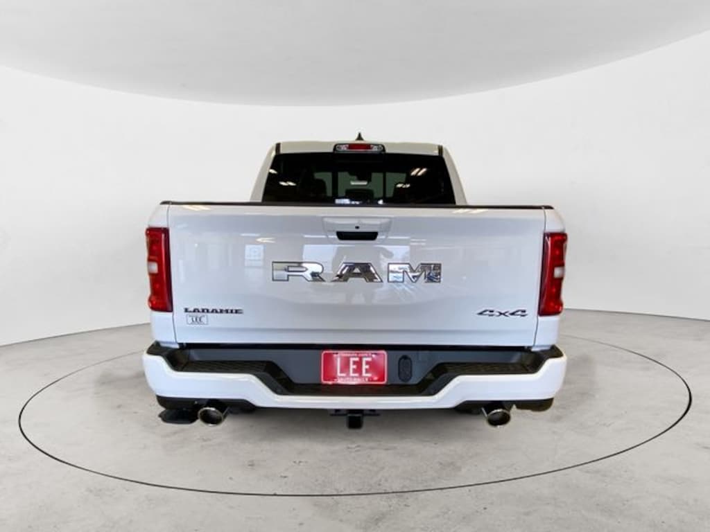 New 2026 Ram 1500 LARAMIE CREW CAB 4X4 5'7 BOX Pickup