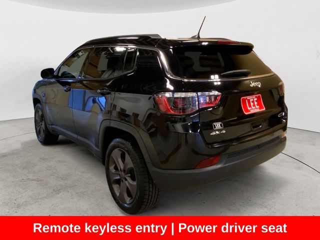 2022 Jeep Compass Latitude Lux photo 3