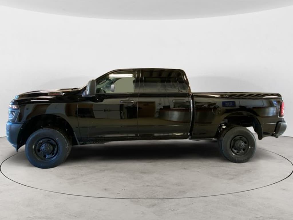 New 2026 Ram 2500 TRADESMAN CREW CAB 4X4 6'4 BOX Pickup