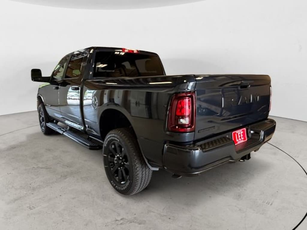 New 2026 Ram 2500 BIG HORN CREW CAB 4X4 6'4 BOX Pickup