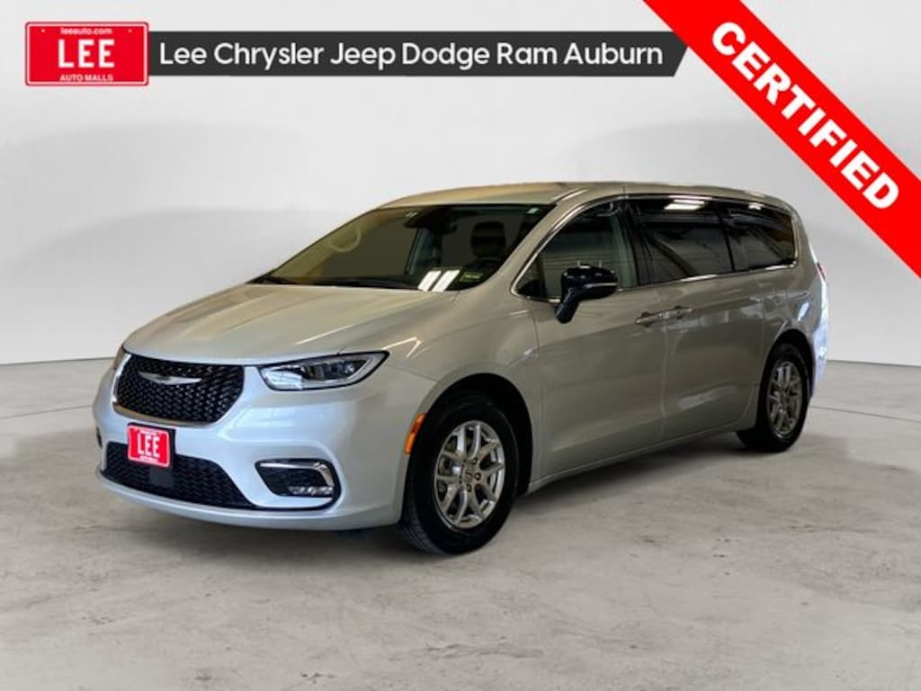 Used 2024 Chrysler Pacifica Touring L Minivan/Van