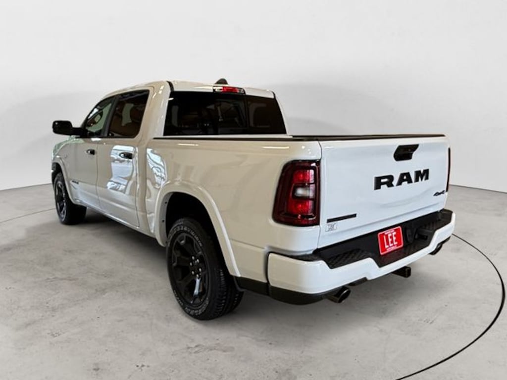 New 2026 Ram 1500 BIG HORN CREW CAB 4X4 5'7 BOX Pickup