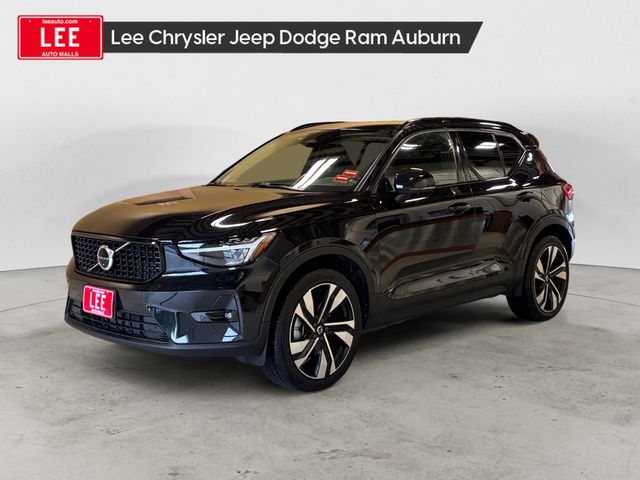 2023 Volvo XC40 B5 Plus Dark AWD's photo