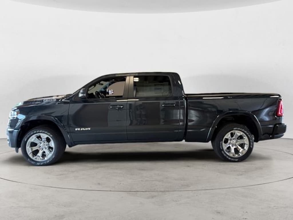 New 2026 Ram 1500 BIG HORN CREW CAB 4X4 6'4 BOX Pickup