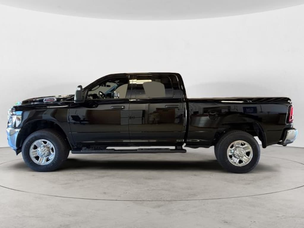 New 2026 Ram 2500 TRADESMAN CREW CAB 4X4 6'4 BOX Pickup