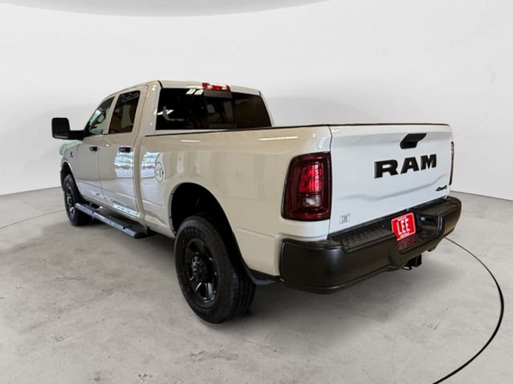 New 2026 Ram 3500 TRADESMAN CREW CAB 4X4 6'4 BOX Pickup
