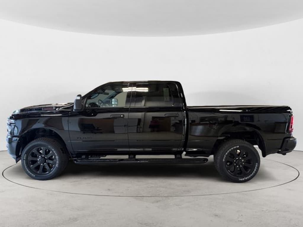 New 2026 Ram 2500 BIG HORN CREW CAB 4X4 6'4 BOX Pickup