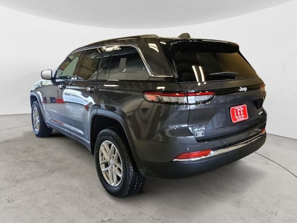 New 2026 Jeep Grand Cherokee LAREDO X 4X4 Sport Utility