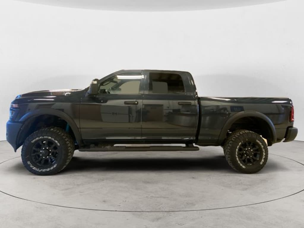New 2026 Ram 2500 TRADESMAN CREW CAB 4X4 6'4 BOX Pickup