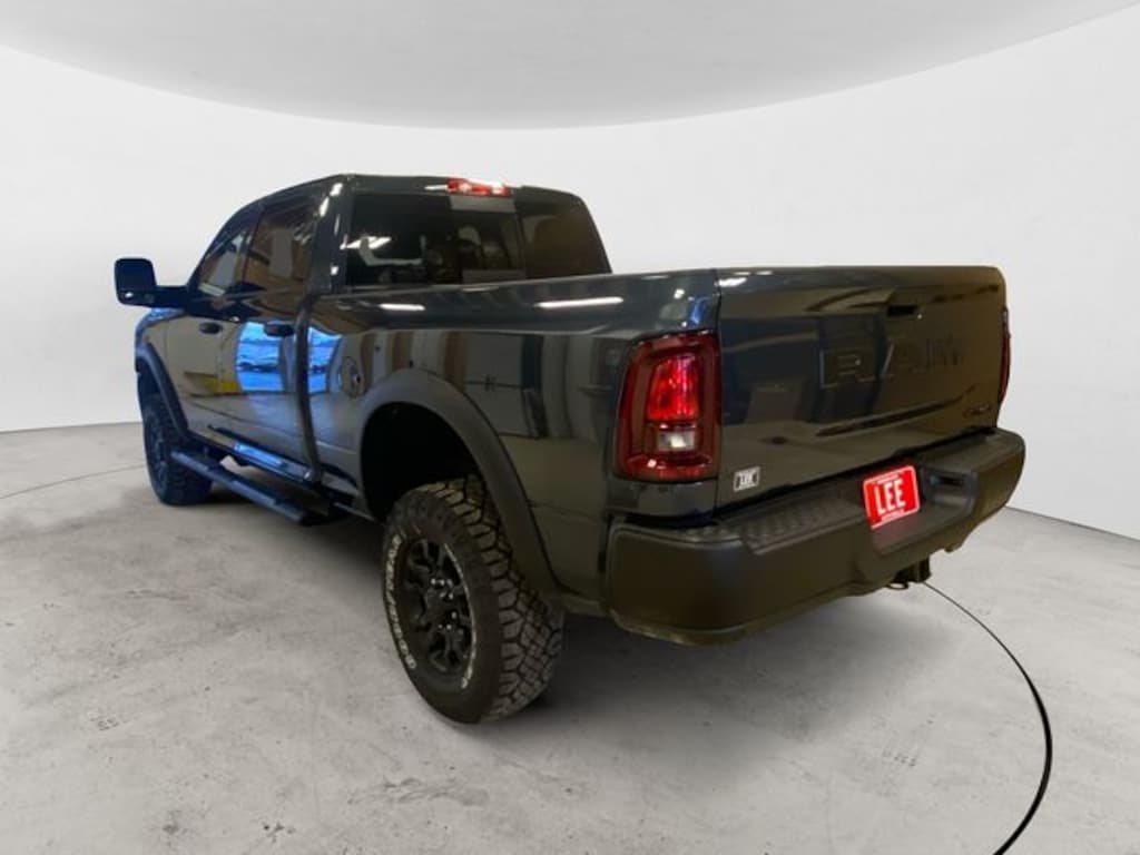 New 2026 Ram 2500 TRADESMAN CREW CAB 4X4 6'4 BOX Pickup