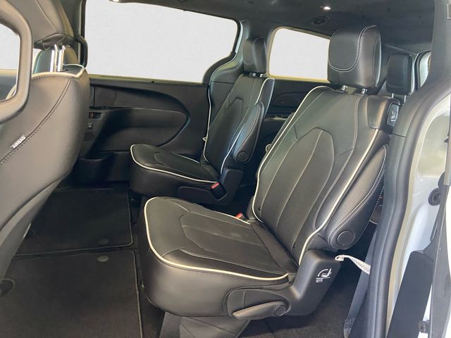2026 Chrysler Pacifica Limited - Photo 14