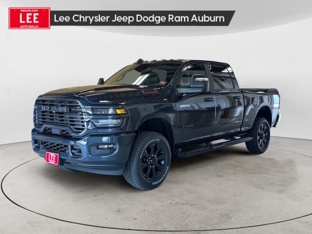 New 2026 Ram 2500 BIG HORN CREW CAB 4X4 6'4 BOX Pickup