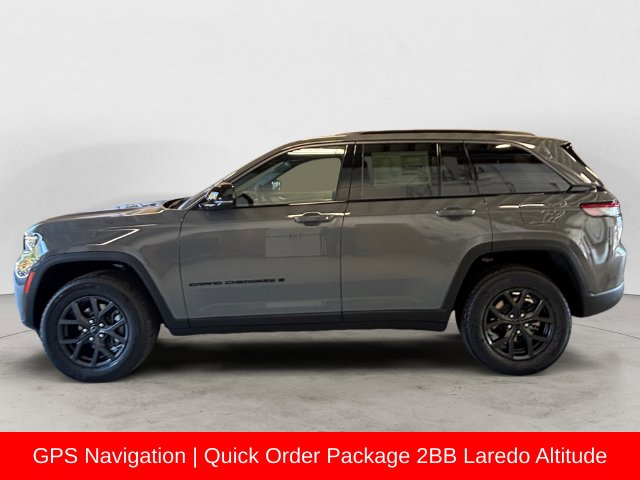 New 2027 Jeep Grand Cherokee 2 Row LAREDO 4X4 Sport Utility