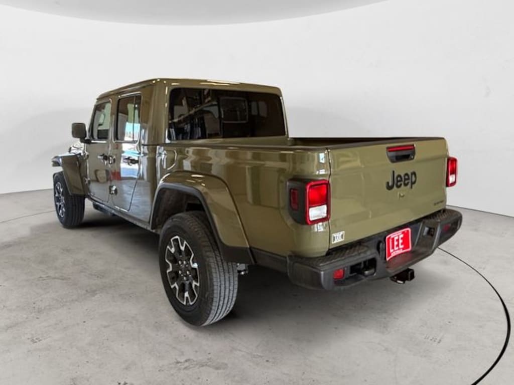 New 2026 Jeep Gladiator SAHARA 4X4 Pickup