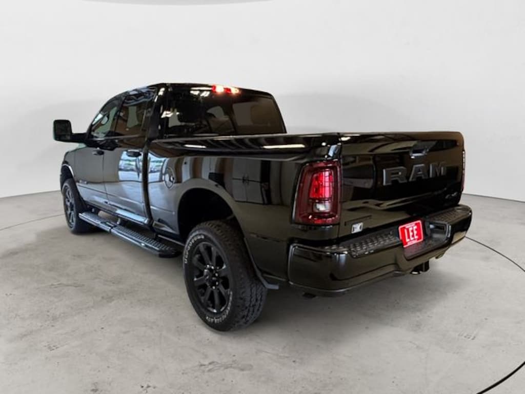 New 2026 Ram 2500 BIG HORN CREW CAB 4X4 6'4 BOX Pickup