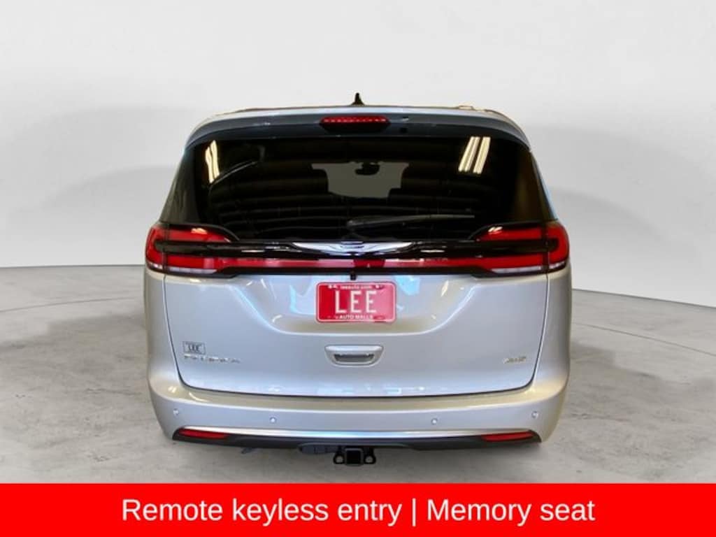 New 2026 Chrysler Pacifica PINNACLE AWD Passenger Van