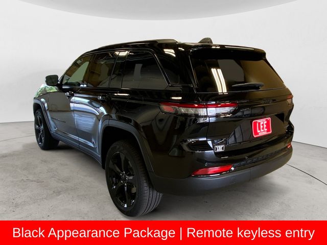 2025 Jeep Grand Cherokee Limited photo 2