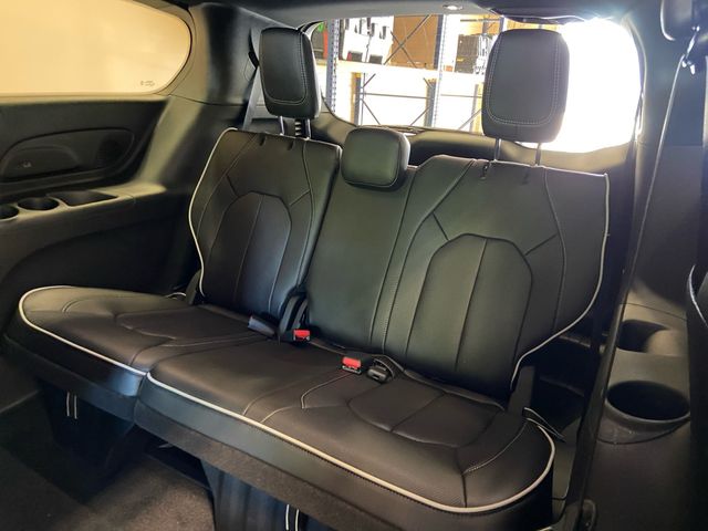 2026 Chrysler Pacifica Limited - Photo 17