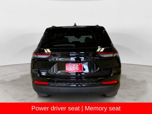 2025 Jeep Grand Cherokee Limited photo 3