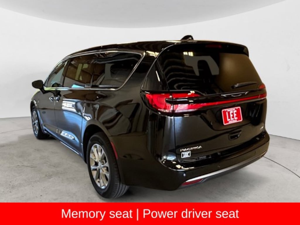 New 2027 Chrysler Pacifica SELECT AWD Passenger Van