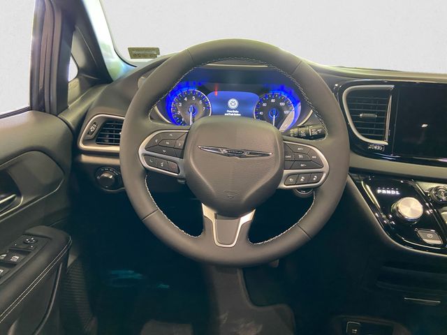2026 Chrysler Voyager LX - Photo 13