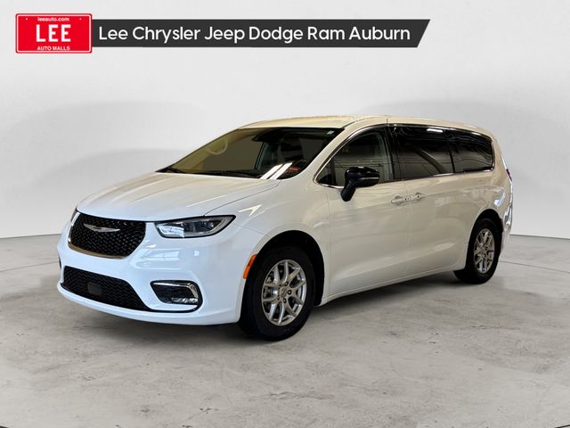 2024 Chrysler Pacifica Touring L's photo